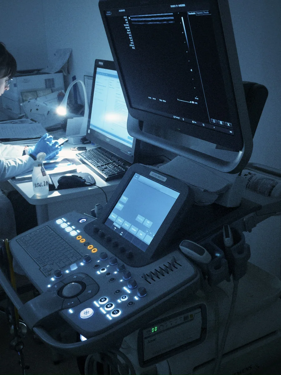 Medical imaging workstation in a clinical setting